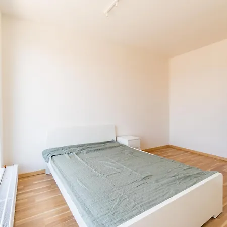 Penthouse # 81 With Panoramic City View In Elite Rezidence With Free Parking Prague Exterior photo