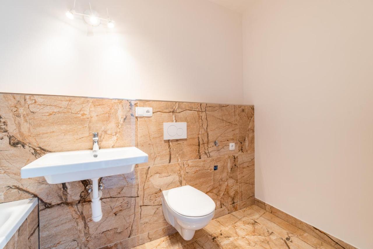 Penthouse # 81 With Panoramic View In Elite Rezidence With Free Parking * Praga